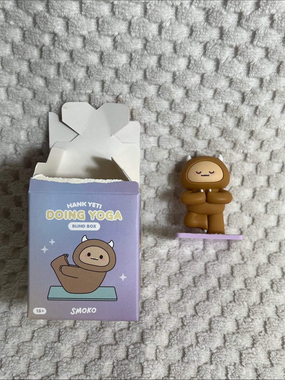 Smoko Hank Yeti "Doing Yoga" Blind Box Figure